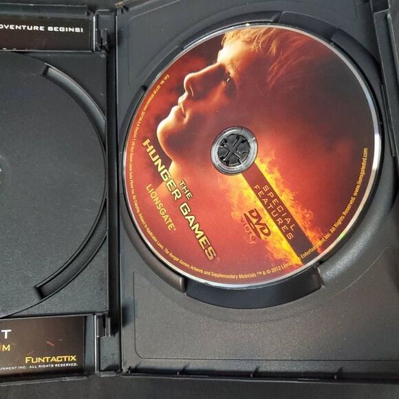 The Hunger Games 2-Disc DVD - Picture 3 of 4